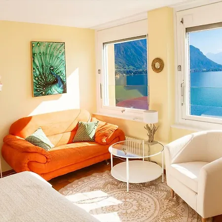 Stylish With Lake View *