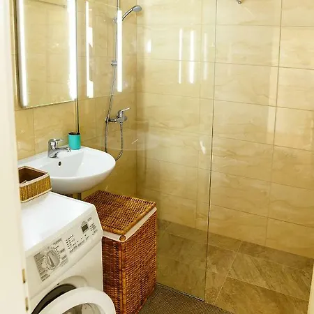 아파트 Stylish With Lake View *